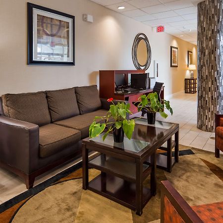 Best Western Airport Inn & Suites Cleveland Brook Park Exteriér fotografie