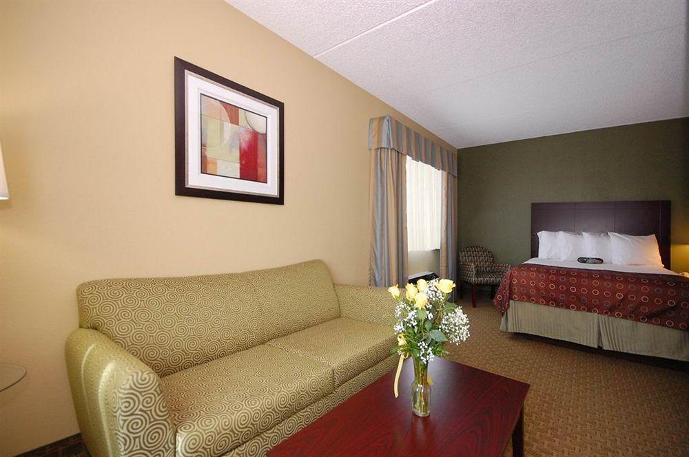 Best Western Airport Inn & Suites Cleveland Brook Park Exteriér fotografie