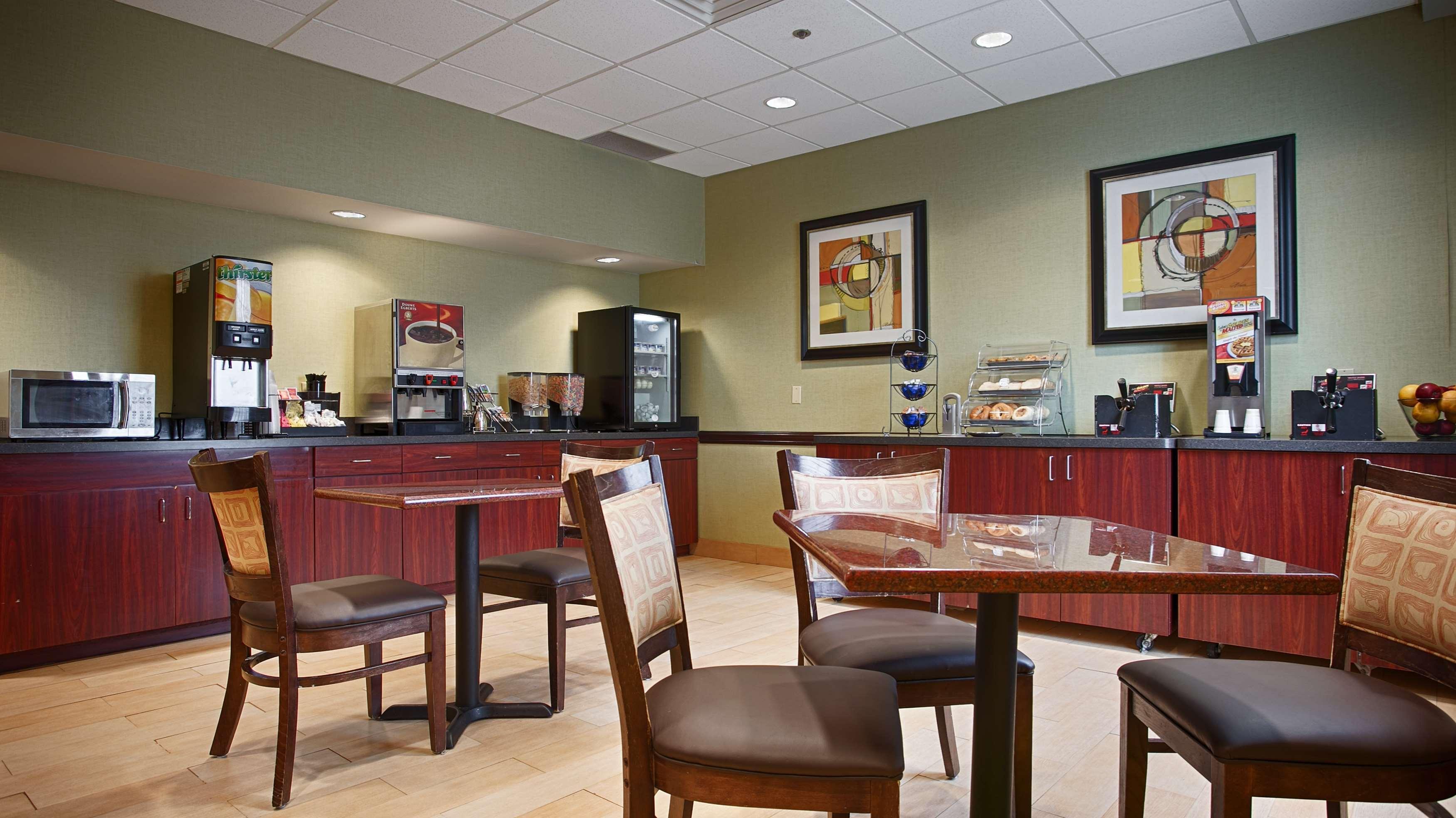 Best Western Airport Inn & Suites Cleveland Brook Park Exteriér fotografie