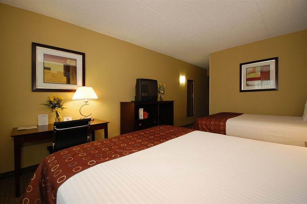 Best Western Airport Inn & Suites Cleveland Brook Park Pokoj fotografie